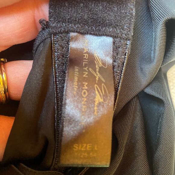 Marilyn Monroe size large Wine red and black lace lingerie stretchy soft sexy - Picture 4 of 6